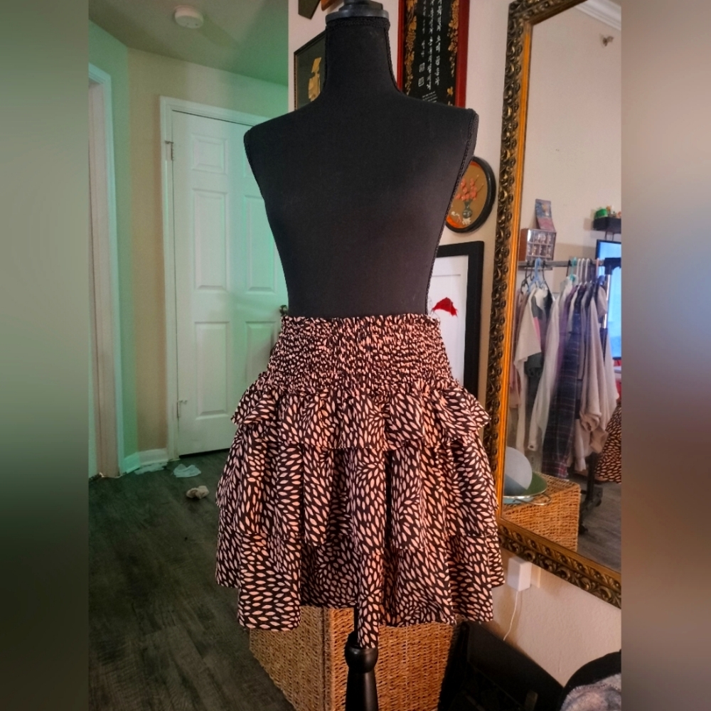 WWW ruffled mini skirt. Size XXL.